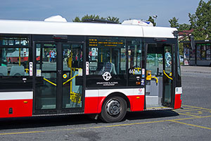 Prager Flughafen - Bus