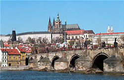 Karlsbrücke und Prager Burg