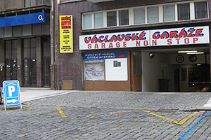 Parcheggio vicino alla piazza Karlovo Namesti, Praga 2